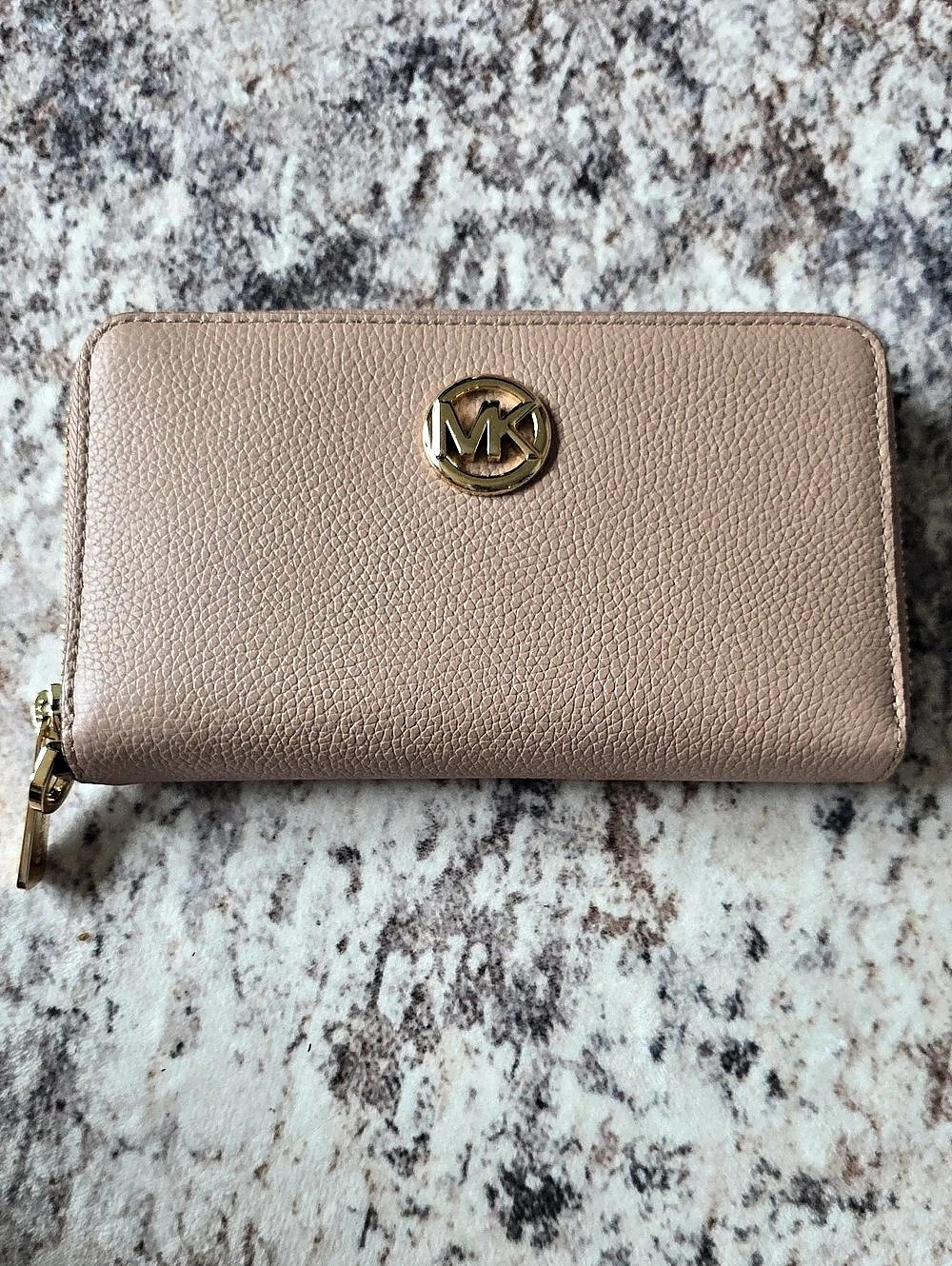 Michael Kors Jet Set Travel Continental Wallet Zip-Around Wallet in Pink Like